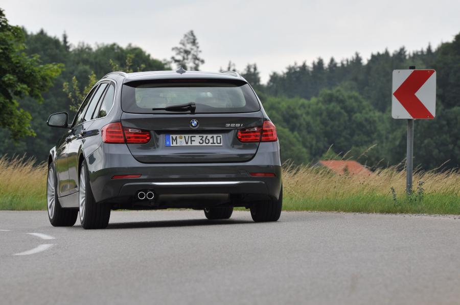  BMW 328i Touring Luxury 2012 года  (фото 157 из 200)
